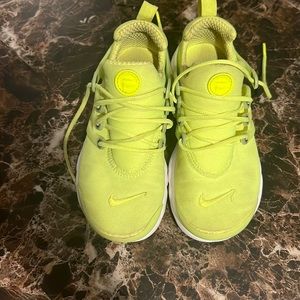 Kids Nike presto shoes